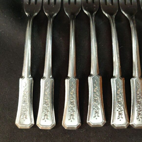 8 Rogers Landscape Hors D'oeuvre Forks Floral Stainless Flatware Korea - Picture 4 of 8